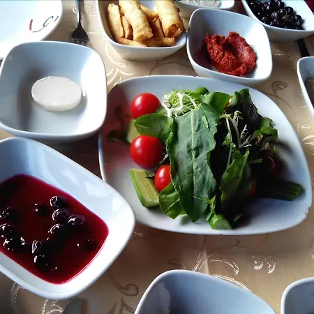 לינה וארוחת בוקר Gozde Deniz Boutique 3*