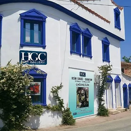 לינה וארוחת בוקר Gozde Deniz Boutique 3*